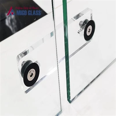 Transparent acrylic padel glass connector Transparent acrylic padel glass connector